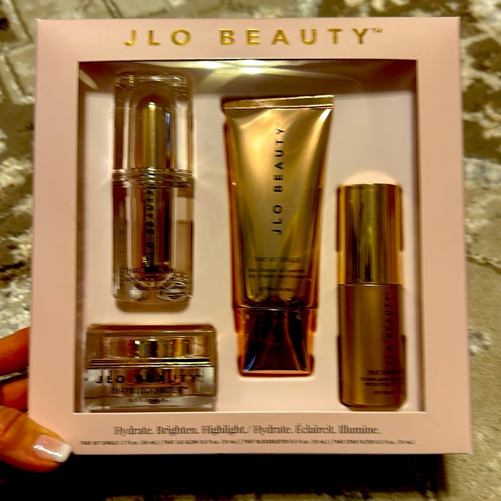 JLO beauty kit!! Brand new !!